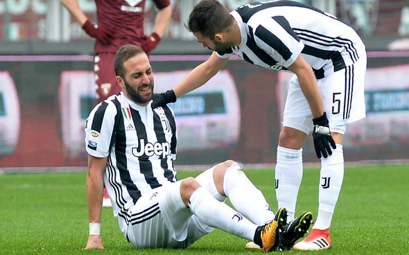 Image for Higuain limps off for Juventus