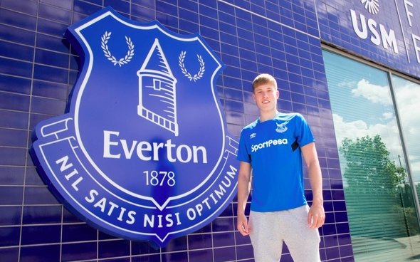 Image for Everton: Fans desperate for Lewis Gibson to sign a new contract