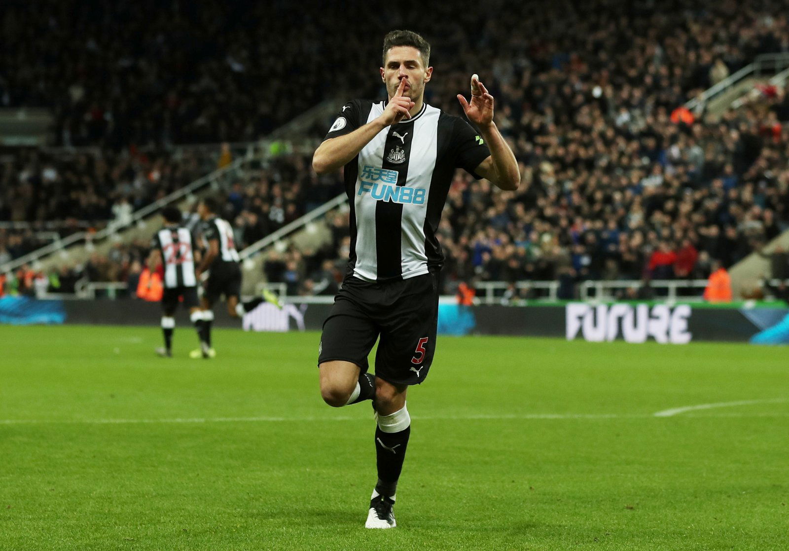 Fabian Schar praised amid Newcastle win | thisisfutbol.com