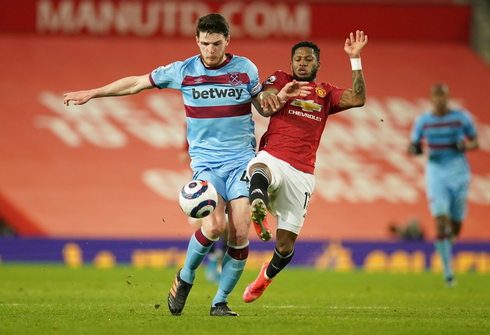 Gillespie urges United to sign defensive midfielder