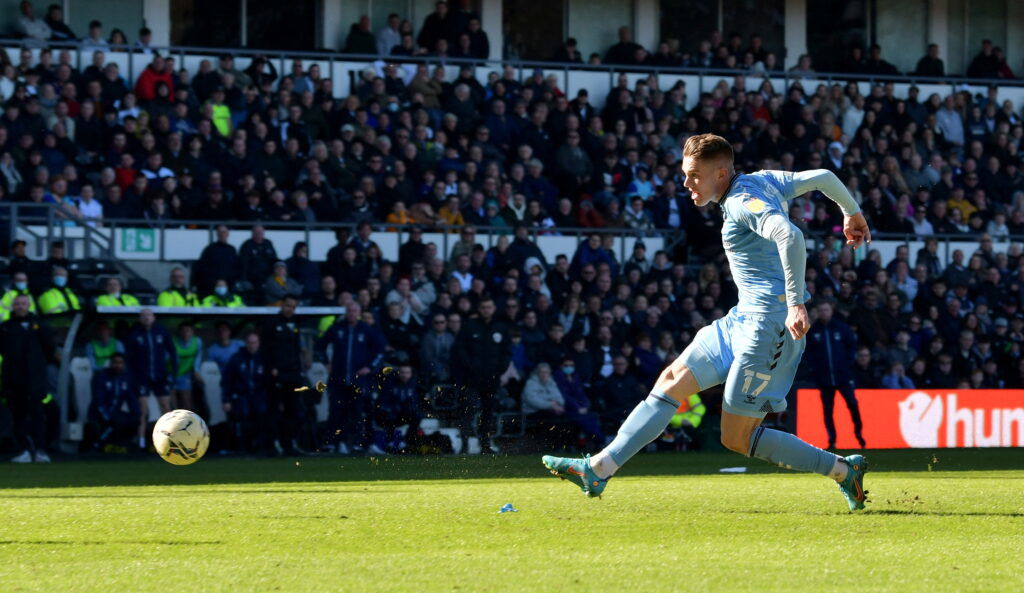 Coventry City's Viktor Gyokeres shoots at goal