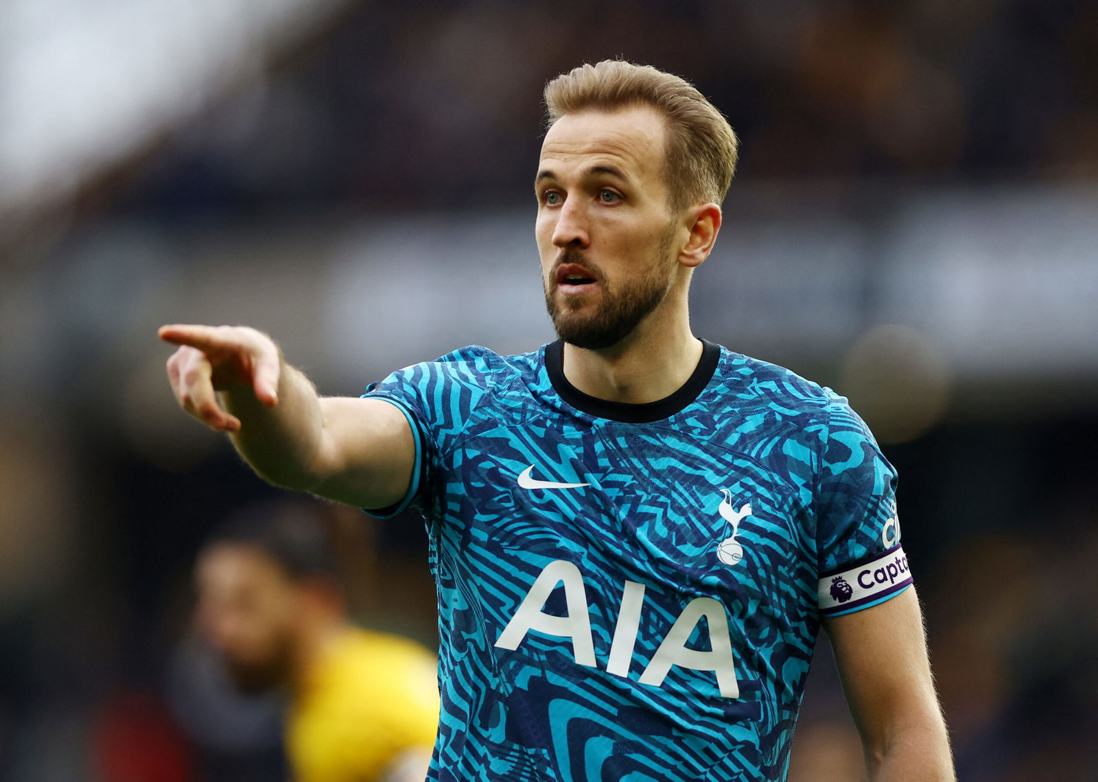 Harry Kane frames Cristiano Ronaldo's shirt after Tottenham's