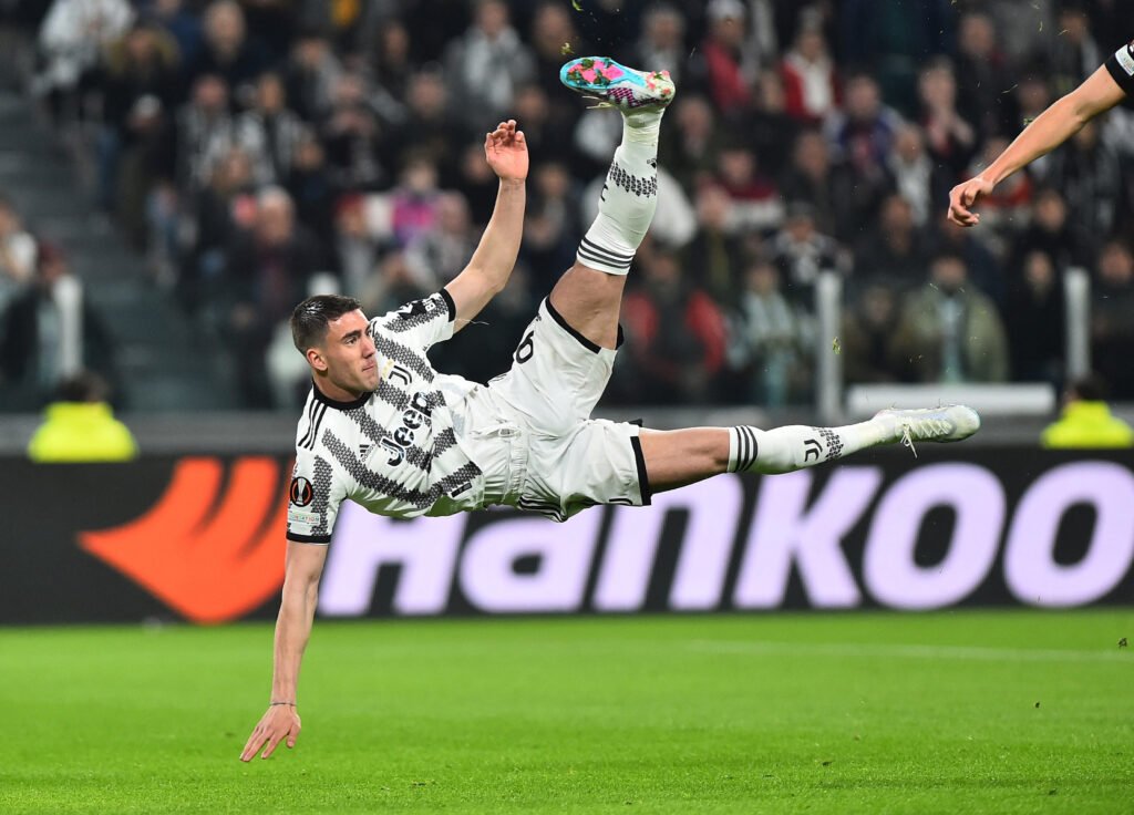 Dusan-Vlahovic-in-action-for-Juventus