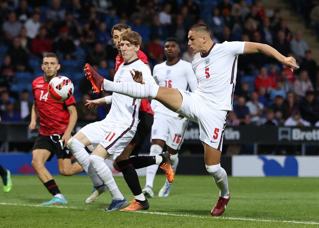 England's Taylor Harwood-Bellis shoots at goal