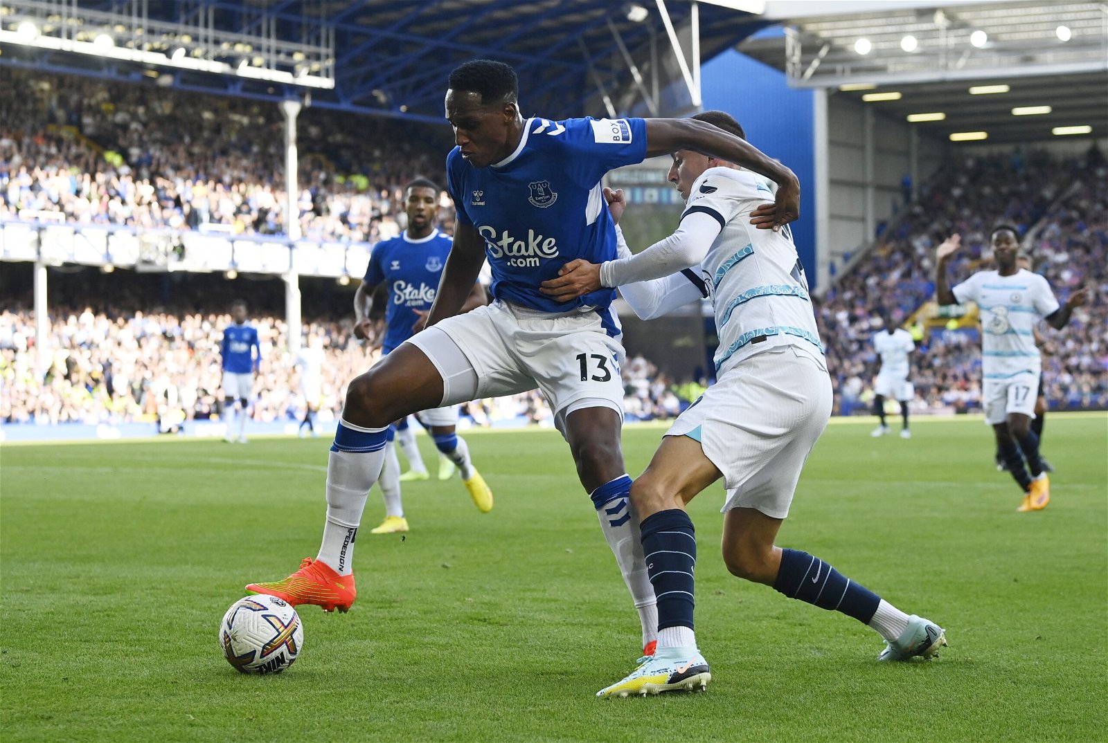 Everton's Yerry Mina in action with Chelsea's Kai Havertz
