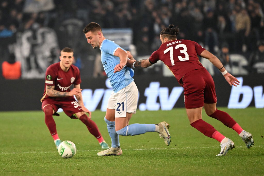 Lazio's Sergej Milinkovic-Savic in action with CFR Cluj's Karlo Muhar