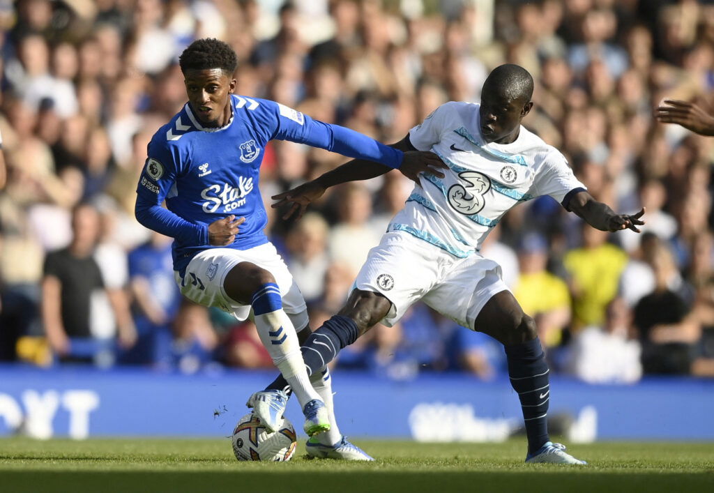 NGolo-Kante-in-action-for-Chelsea-against-Everton